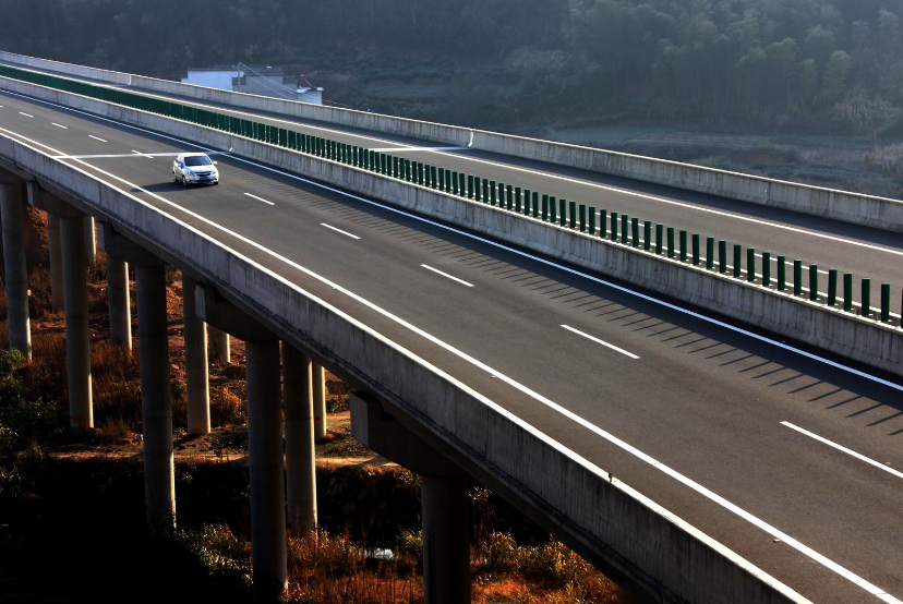 交通运输部将抓好“两个纲要”和“十四五”，前三季高速公路和普通国省道项目总投资近9000亿。