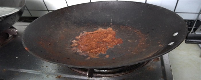 生锈的锅煮东西对身体有害吗(用生锈铁锅对身体有害吗)