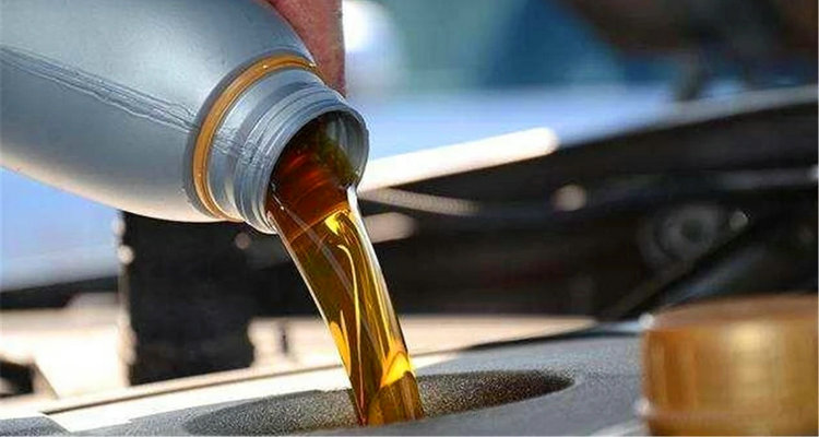 普通机油和全合成机油有什么区别(全合成机油和全合成技术机油有什么区别)