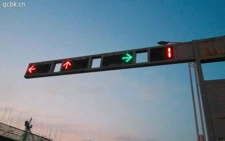 车辆右转弯受红灯限制吗(右转弯受红绿灯限制吗)