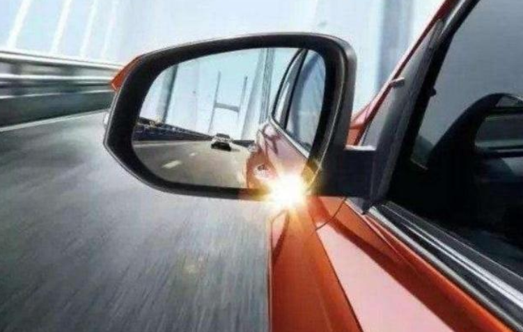 汽车的后视镜是凹面镜还是凸面镜？真相只有一个，那就是凸面镜