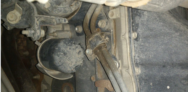丰田普拉多机油滤芯位置(丰田普拉多加装前护杆)