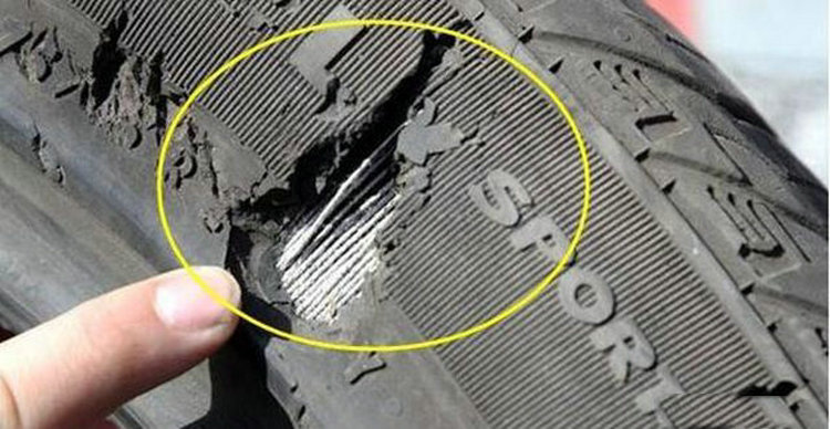 轮胎侧壁破损到什么程度需要更换(电瓶车牌照破损到什么程度就一定要更换)