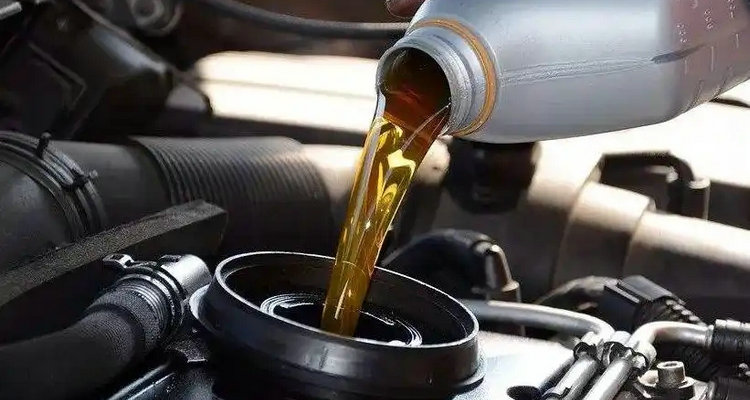 汽车机油显示5%能开吗(汽车显示机油更换提示)