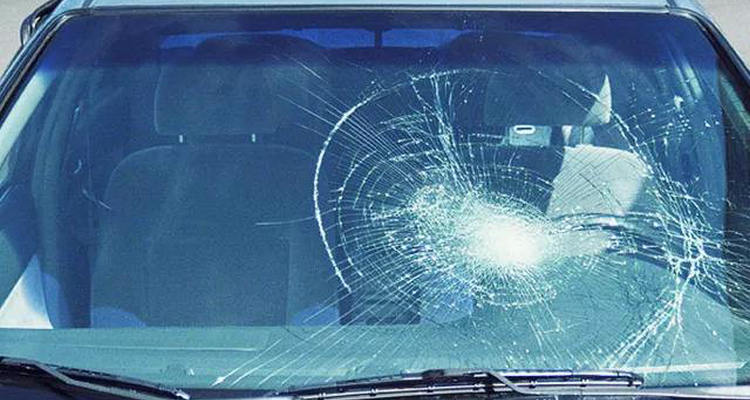 汽车玻璃破了怎么报保险(汽车玻璃破了怎么报保险公司)