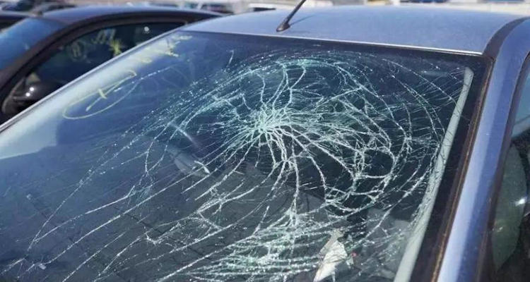 汽车玻璃破裂怎么报保险